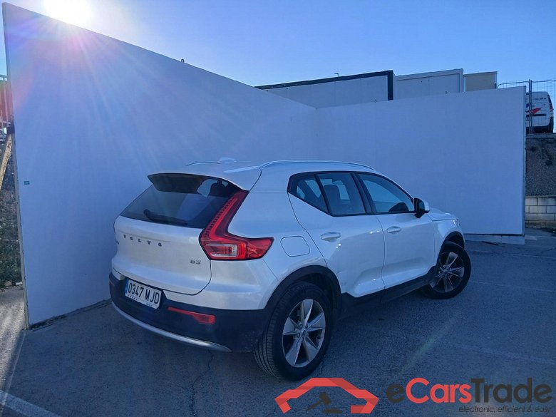 VOLVO XC40 / 2021 / 5P / todoterreno 2.0 B3 G Core Dark Auto #2