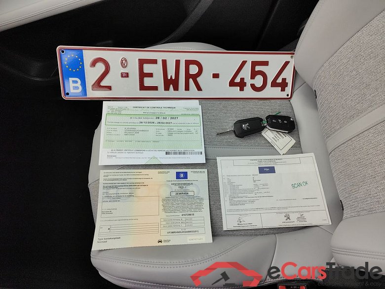 Peugeot 3008 1.2 PureTech 96kW S&S Auto Allure 5d #4