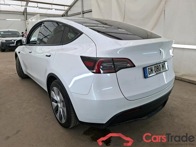 TESLA Model Y / 2021 / 5P / SUV RWD #3
