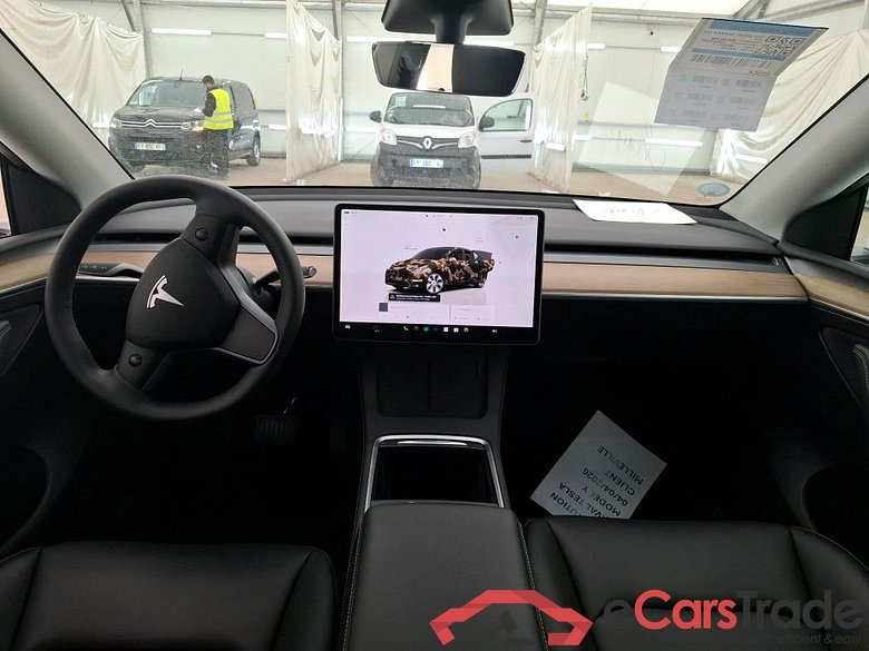 TESLA Model Y / 2021 / 5P / SUV RWD #6