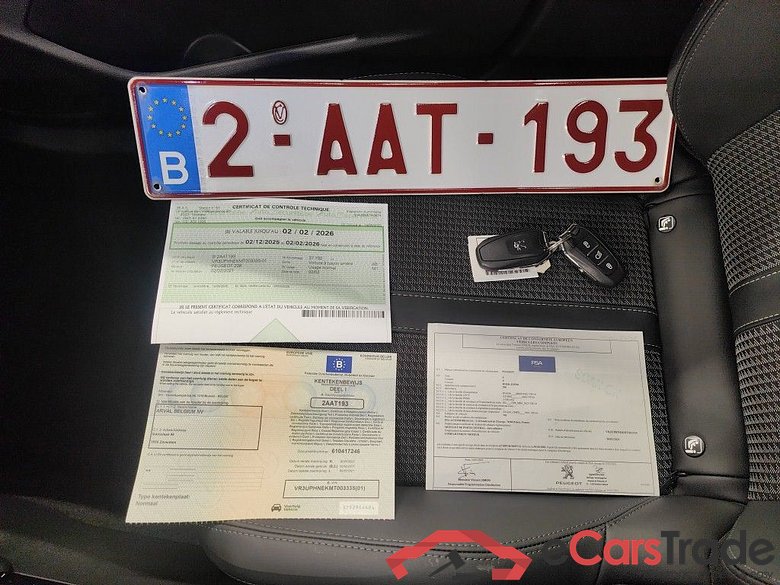 Peugeot 208 1.2 PureTech 100 MAN6 S&S GT 5d #4