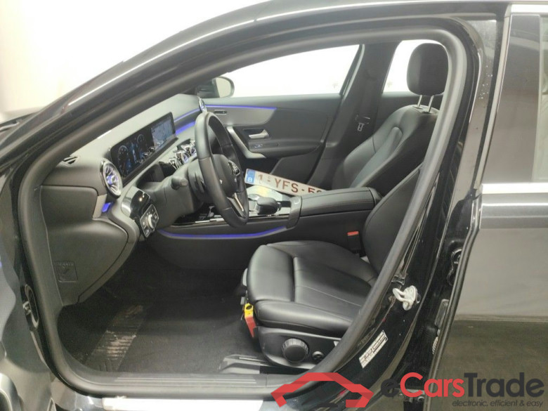 Mercedes-Benz A-Klasse Limousine A 180d Business Solution Aut. 4d #3