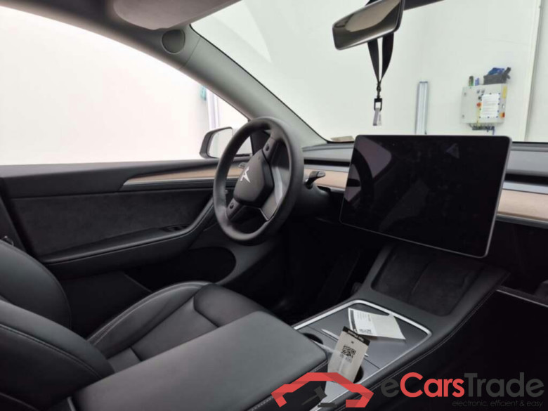 Tesla Model Y Long Range AWD 75 kWh #3