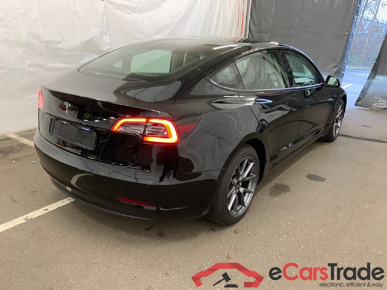 TESLA Model 3 Standard Reichweite Plus Hinterradantrieb 4d 239kW #2
