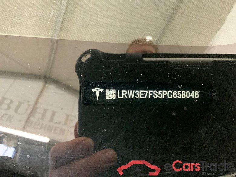 TESLA Model 3 Standard Reichweite Plus Hinterradantrieb 4d 239kW #5