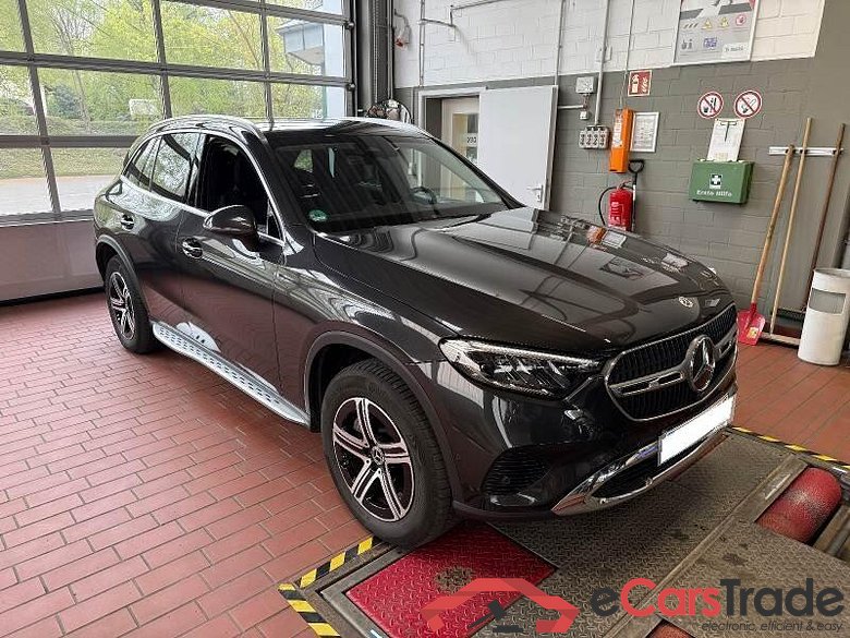 Mercedes-Benz GLC (BM 254)(06.2022->) DE - SUV5 GLC 300 e EU6d, 4Matic Avantgarde, 2022 - 2024 #2