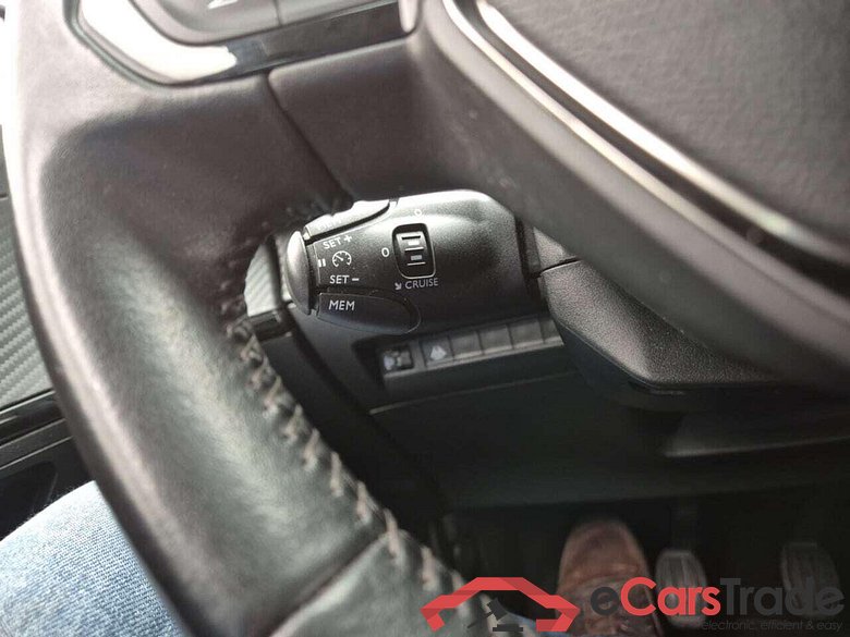 PEUGEOT 2008 1.2 PureTech Active #6