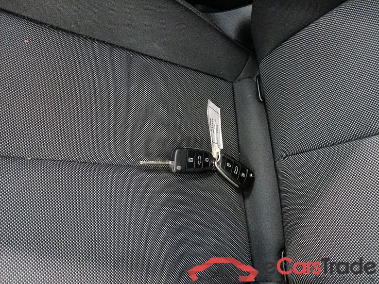 AUDI Q2 DIESEL - 2021 35 TDi 150hp S tronic 5d #4