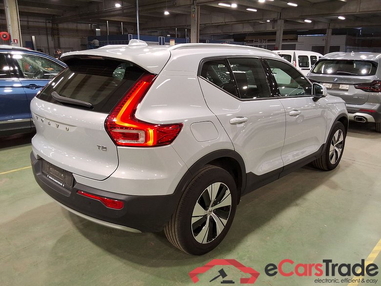 VOLVO XC40 1.5 T2 MOMENTUM PRO #4