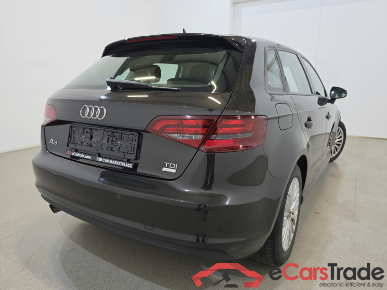 Audi A3 1.6 TDi Navi Klima PDC ... #4