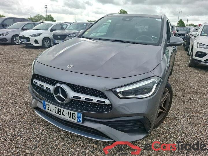 Mercedes GLA 200d AMG Aut. LED-Multibeam Widescreen Ambient Navi 1/2 Sport-Leather-Alcantara KeylessGo Camera Klima PDC ...