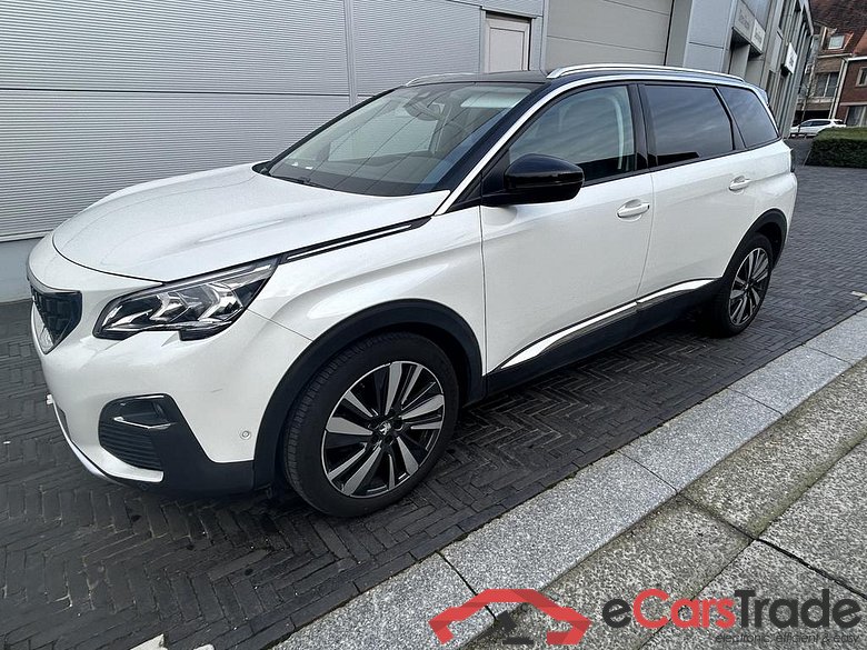 PEUGEOT 5008 1.2 PureTech Allure