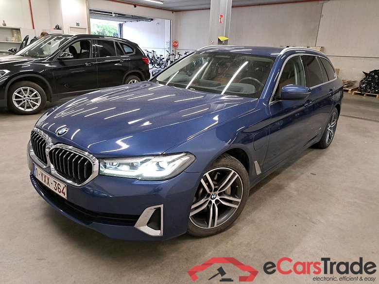 BMW - BMW 5 TOURING 530e xDriveA 272PK Luxury Line Business Edition Pack Safety & Comfort+ & Driving Assistant Professional * HYBRID *
