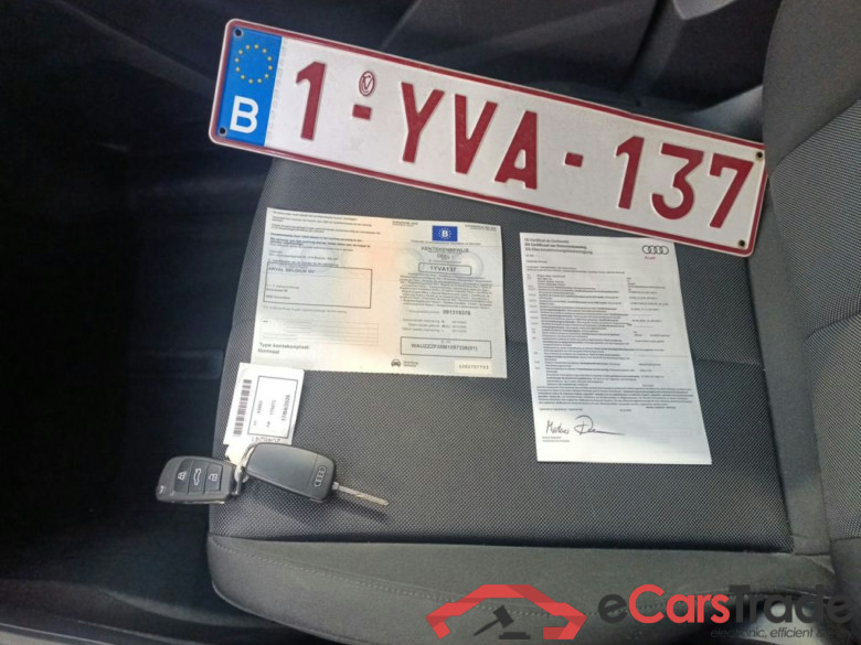 Audi Q3 35 TDI S Tronic Business Edition 5d #4