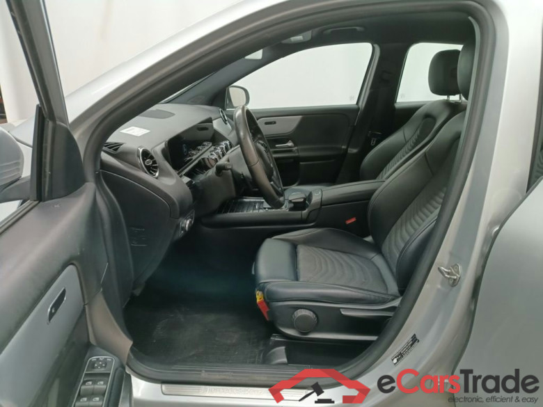 Mercedes GLA 200d Aut. LED-Xenon Widescreen Navi 1/2 Sport-Leather KeylessGo Klima PDC ... #5