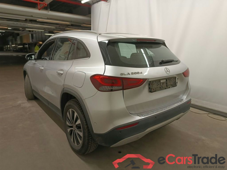 Mercedes GLA 200d Aut. LED-Xenon Widescreen Navi 1/2 Sport-Leather KeylessGo Klima PDC ... #4