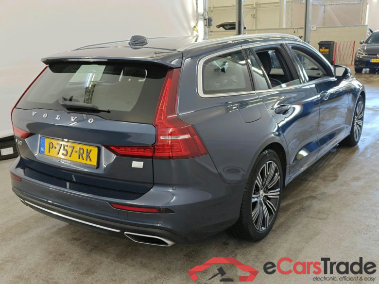Volvo V60 Recharge T6 AWD Automaat Inscription 5d #2