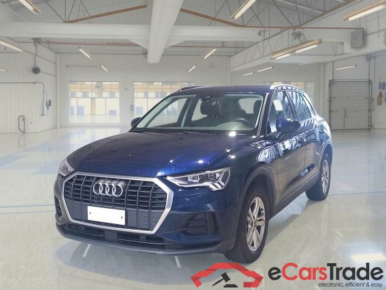 AUDI Q3 / 2018 / 5P / SUV 45 TFSI E S TRONIC BUSINESS