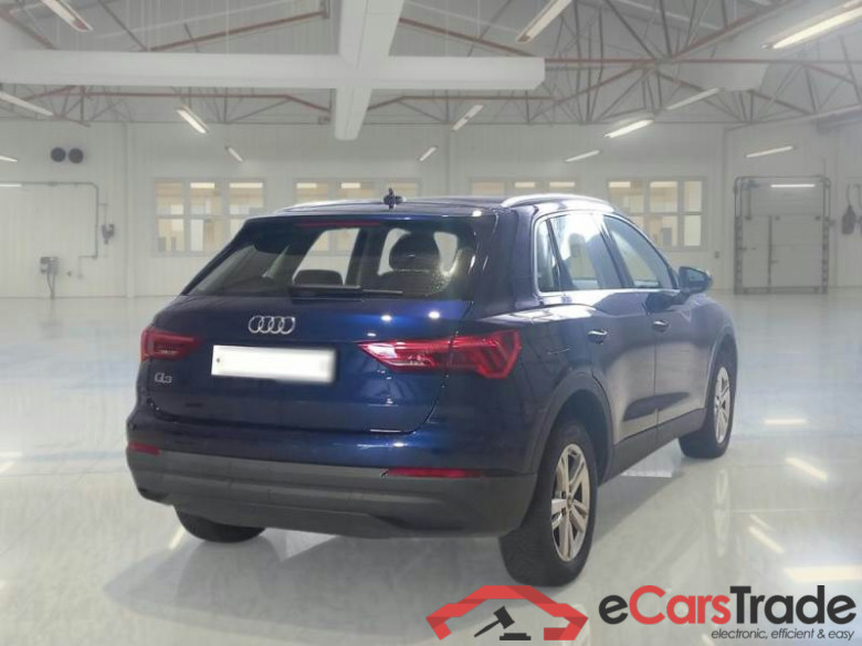 AUDI Q3 / 2018 / 5P / SUV 45 TFSI E S TRONIC BUSINESS #2