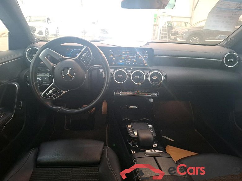 MERCEDES-BENZ CLA Coupe / 2019 / 4P / Coupé CLA 200 d Business Line BA8 #5