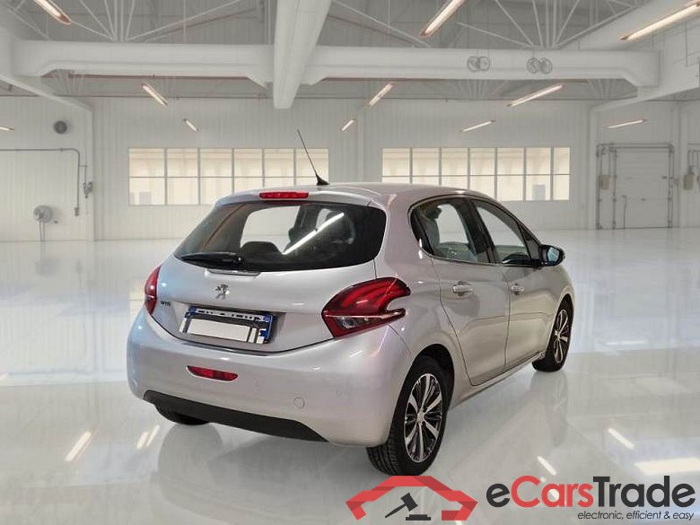 PEUGEOT 208 / 2015 / 5P / BERLINA ALLURE BLUEHDI 75CV #2