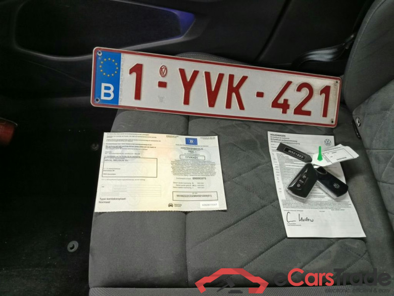 Volkswagen Golf Variant VIII 2.0 TDI 110kW Life DSG 5d #4