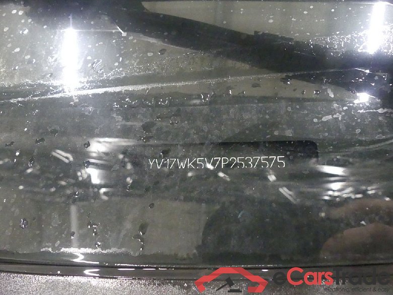 V60 Kombi Core 2.0 B4 145KW AT8 E6d #5
