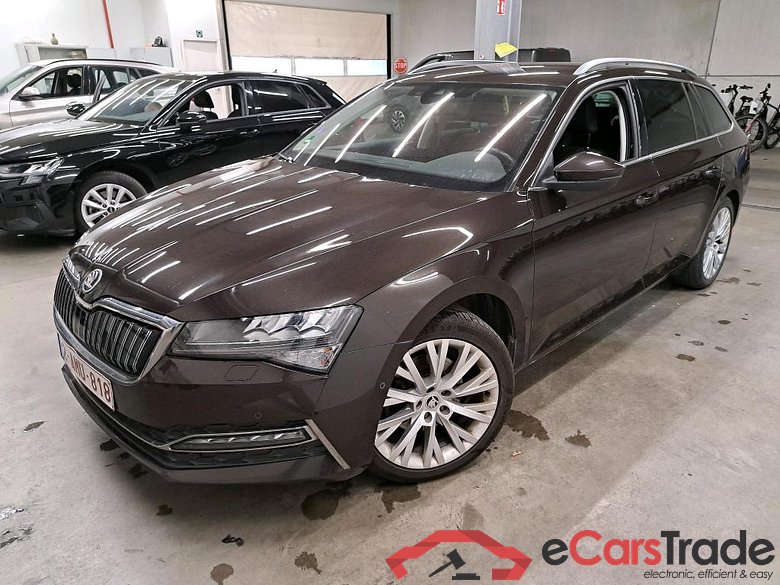 SKODA - SKO SUPERB COMBI 1.4 TSI iV 218PK DSG6 Style & Pack Corporate Plus & Adaptive Cruise & Lane & Side & Park Assist & Removable Trailer Hook & Area 360 Camera  * HYBRID *