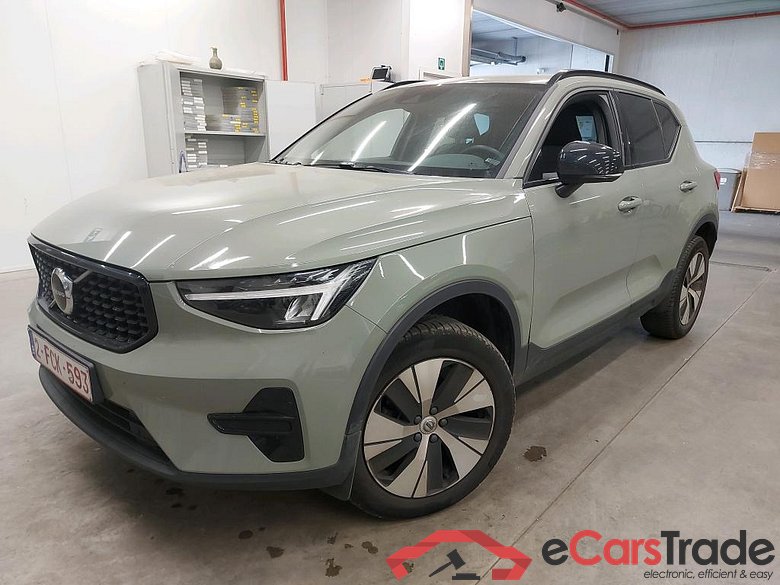VOLVO - VOL XC40 T2 129PK Limited Edition With Electric Heated Seats & Adaptive Cruise Controle & Pilot Assist & BLIS  * PETROL *