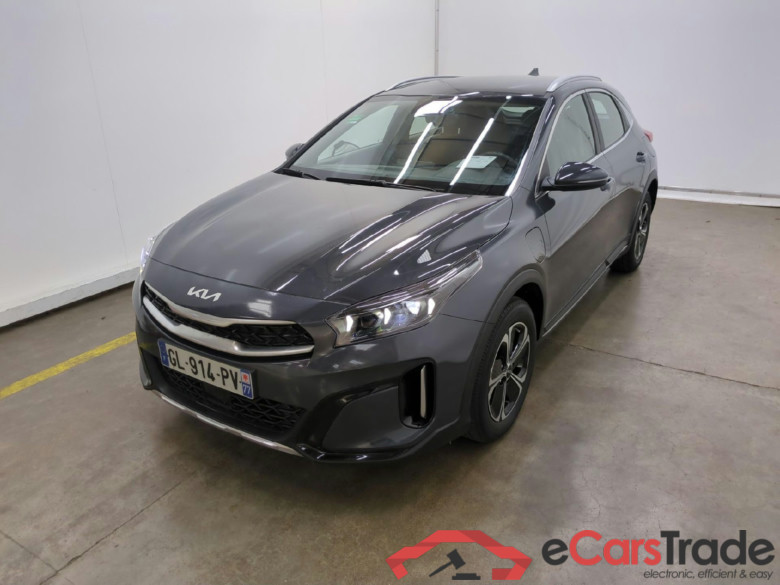 KIA XCeed / 2022 / 5P / Crossover 1.6 GDI PHEV ACTIVE DCT6 #1
