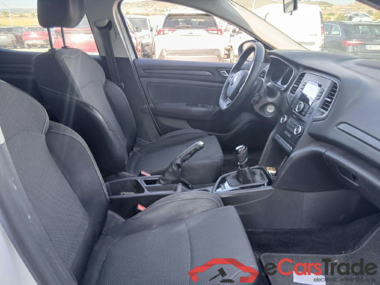 RENAULT Mégane / 2015 / 5P / berlina con portón Life Blue dCi 70kW (95CV) #6