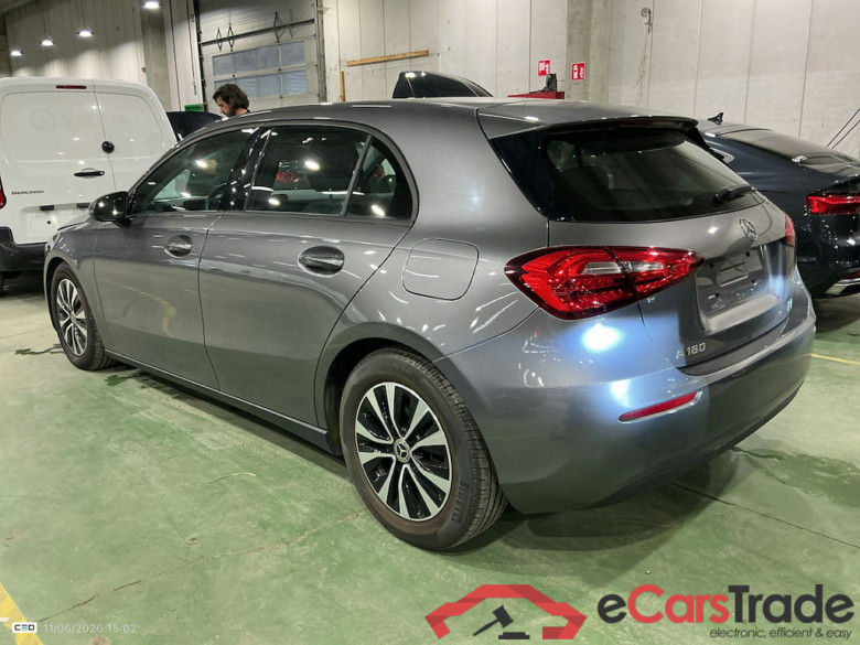 MERCEDES-BENZ A-CLASS 1.3 A 180 ESSENTIAL LINE DCT #3