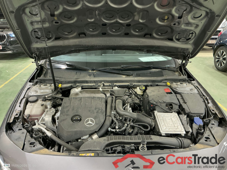 MERCEDES-BENZ A-CLASS 1.3 A 180 ESSENTIAL LINE DCT #6
