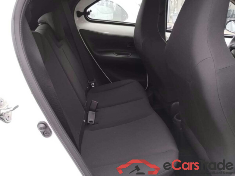 TOYOTA Aygo X 1.0 VVT-i MT Play #5