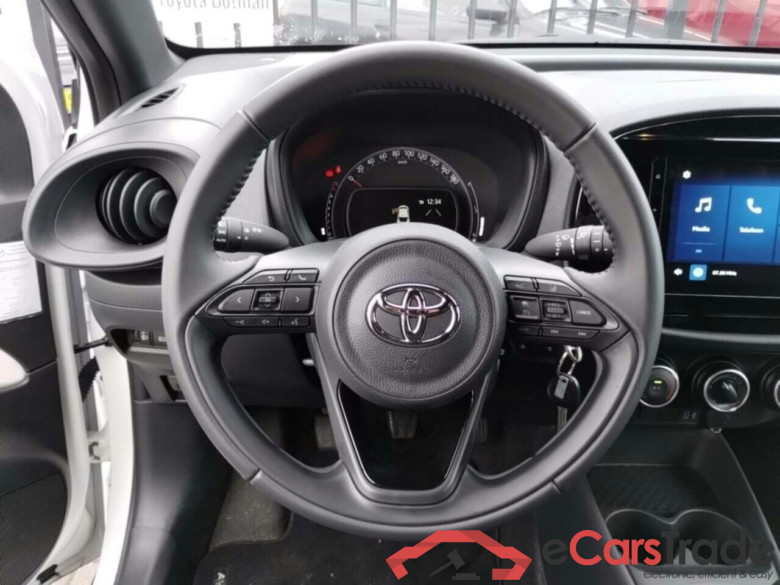 TOYOTA Aygo X 1.0 VVT-i MT Play #6