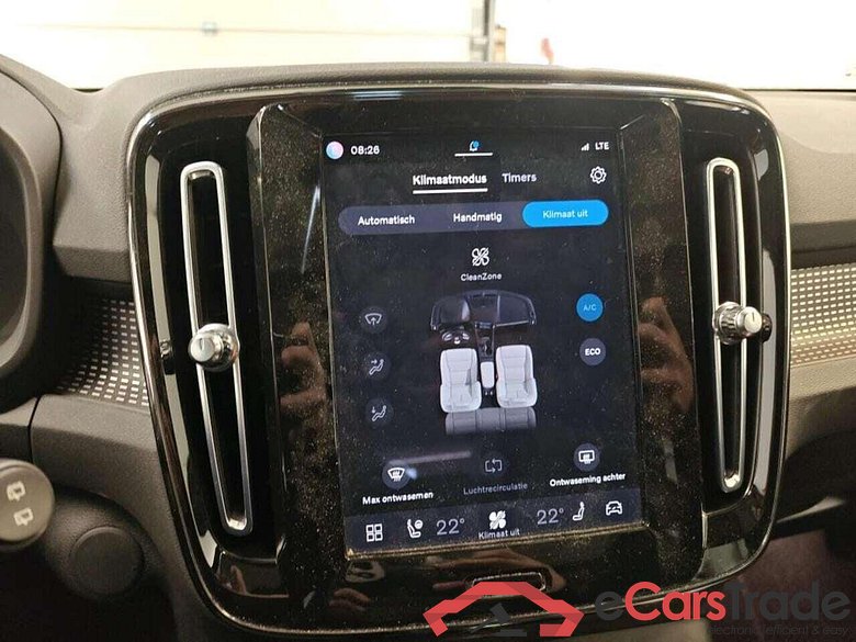 VOLVO XC40 Recharge P8 AWD RDes #5