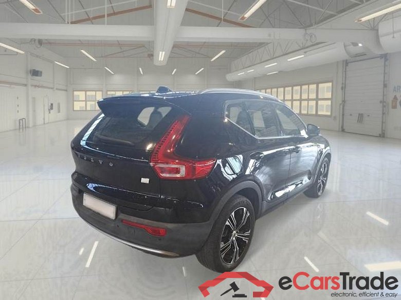 VOLVO XC40 / 2017 / 5P / FUORISTRADA T4 PLUG-IN HYBRID AUTO RECHARGE INSCR N1 #2