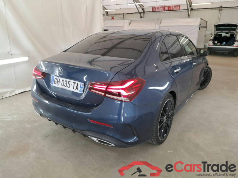 MERCEDES-BENZ Classe A Berline / 2018 / 4P / Berline A 200 d AMG Line 8G-DCT #3