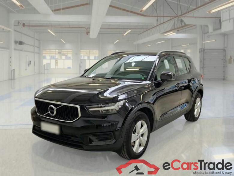 VOLVO XC40 / 2017 / 5P / SUV T2 MOMENTUM CORE #1