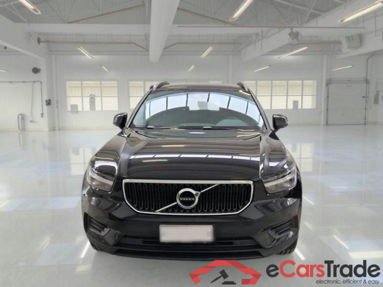 VOLVO XC40 / 2017 / 5P / SUV T2 MOMENTUM CORE #6