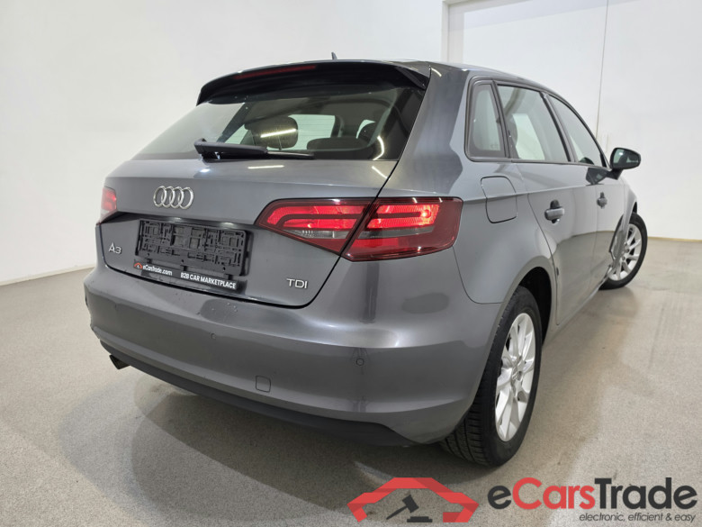Audi A3 Sportback 1.6 TDi Aut. Display Klima PDC ... #4