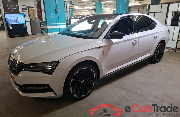 Skoda Superb Sportline 1.4 TSI Plug-In Hybrid Aut. Pano LED Virtual Navi-Pro Sport-Leather-Alcantara KeylessGo Klima PDC ...