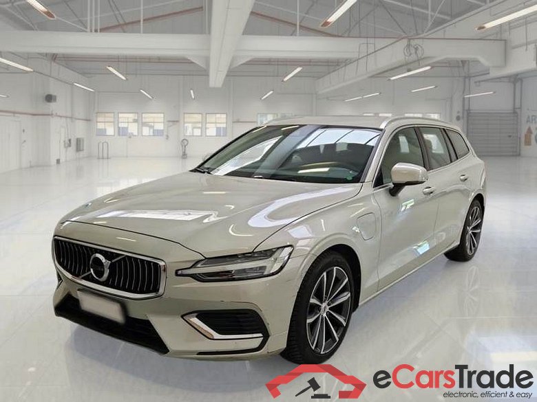 VOLVO V60 / 2019 / 5P / STATION WAGON T6 PLUG-IN AWD AUTOM.INSCR.EXPR.