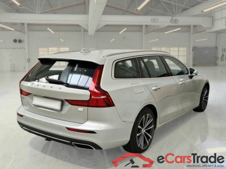 VOLVO V60 / 2019 / 5P / STATION WAGON T6 PLUG-IN AWD AUTOM.INSCR.EXPR. #2
