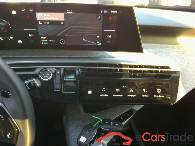 Peugeot 5008 Allure Hybrid 145 ch e-DCS6 #4
