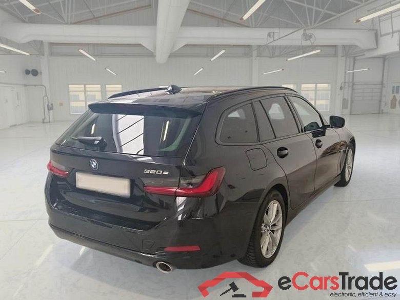 BMW SERIE 3 / 2022 / 5P / STATION WAGON 320E TOURING AUTO #2