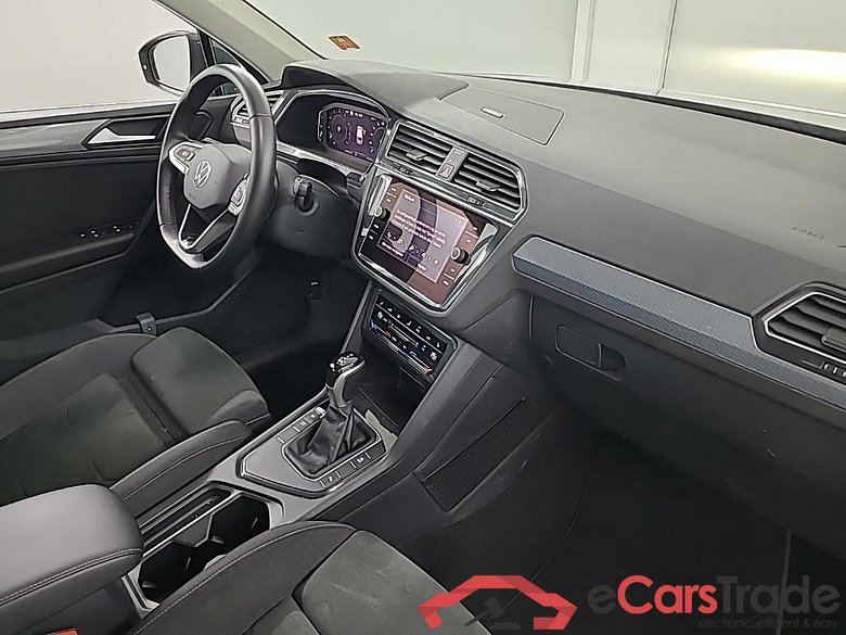 VOLKSWAGEN Tiguan 1.5 TSI 110kW DSG Life Business 5D #6