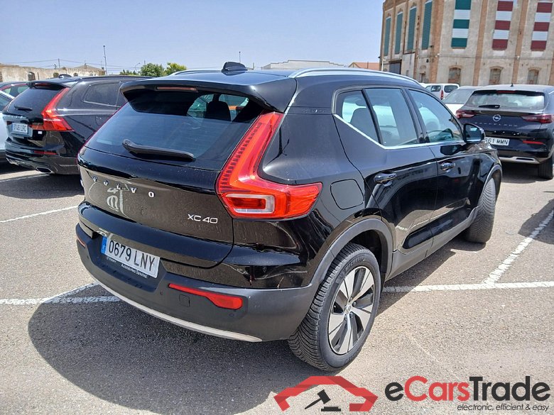 VOLVO XC40 / 2017 / 5P / todoterreno 1.5 T4 Twin Recharge Inscription Ex Auto #2