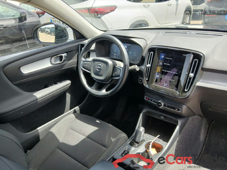 VOLVO XC40 / 2017 / 5P / todoterreno 1.5 T4 Twin Recharge Inscription Ex Auto #3