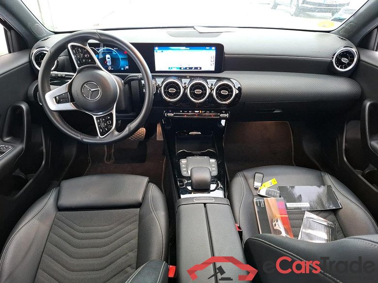 MERCEDES-BENZ Classe A Compact / 2018 / 5P / Berline A 180 d Business Line 8G-DCT #5